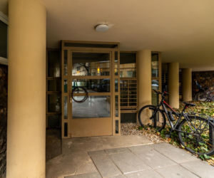 Dom Pod Żaglem na Alei Przyjaciół w Warszawie