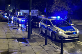 Nocny pościg ulicami Warszawy. Ranny policjant, w akcji pies tropiący