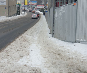 Na lubelskich chodnikach zalega śnieg