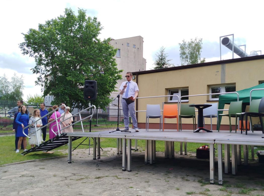 Przez lata ŚDS w Siedlcach działał w dwóch lokalizacjach, teraz już oficjalnie funkcjonuje w jednym miejscu, w budynkach dostosowanych do potrzeb osób z niepełnosprawnościami. 