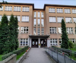 Zabytkowa szkoła podstawowa zamknęła salę gimnastyczną. Powodem zły stan techniczny budynku