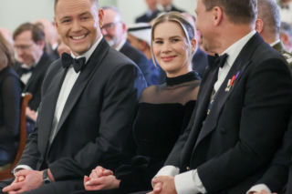 Karol Nawrocki i Radosław Sikorski na Korpusem Dyplomatycznym. Te miny mówią wszystko!