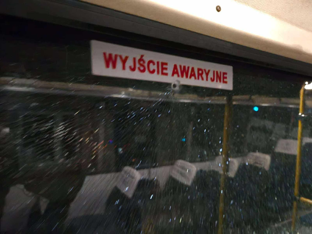 Ktoś strzelał do autobusu w Jeleniej Górze