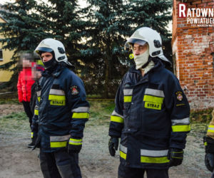 Wypadek w Nowej Wsi Ełckiej. Auto staranowało prywatną posesję