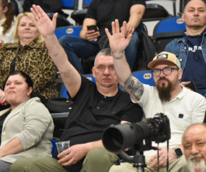 Halowe mistrzostwa Polski w Kujawsko-Pomorskiej Arenie Toruń. Zdjęcia kibiców i zawodników