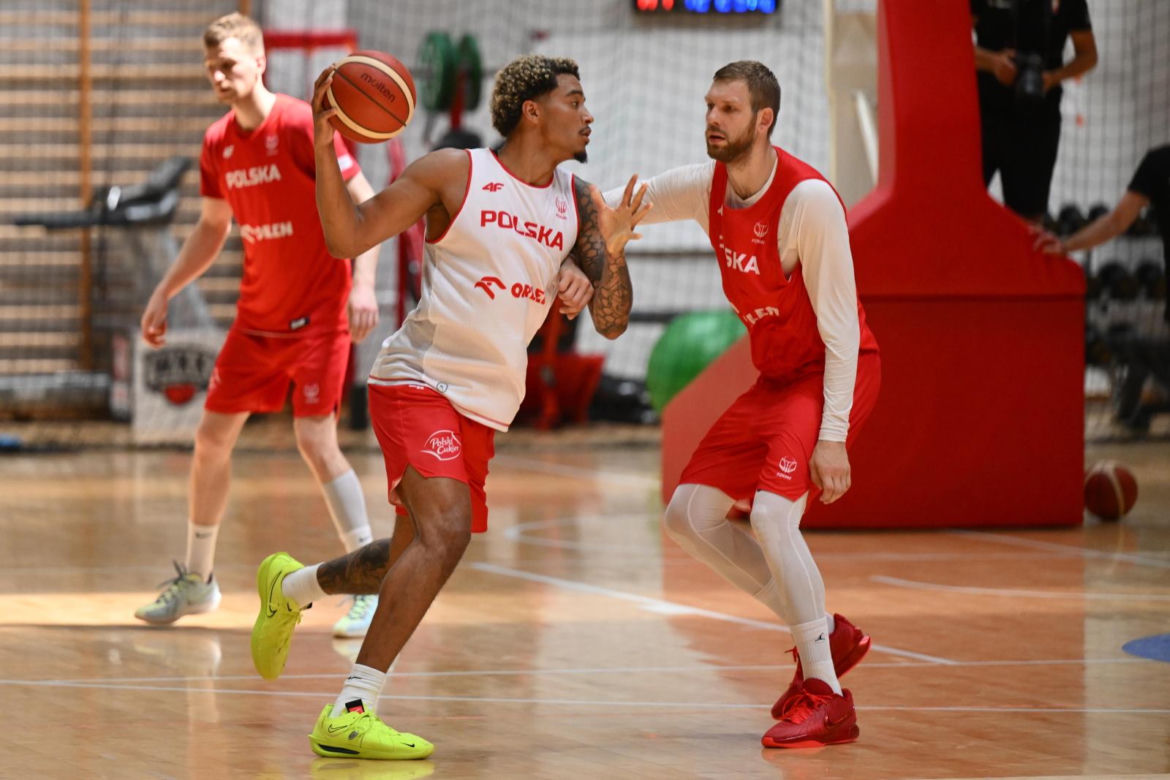 Jeremy Sochan trenuje z reprezentacją Polski we Wrocławiu. Zobacz zdjęcia. Kiedy mecze o Igrzyska Olimpijskie?