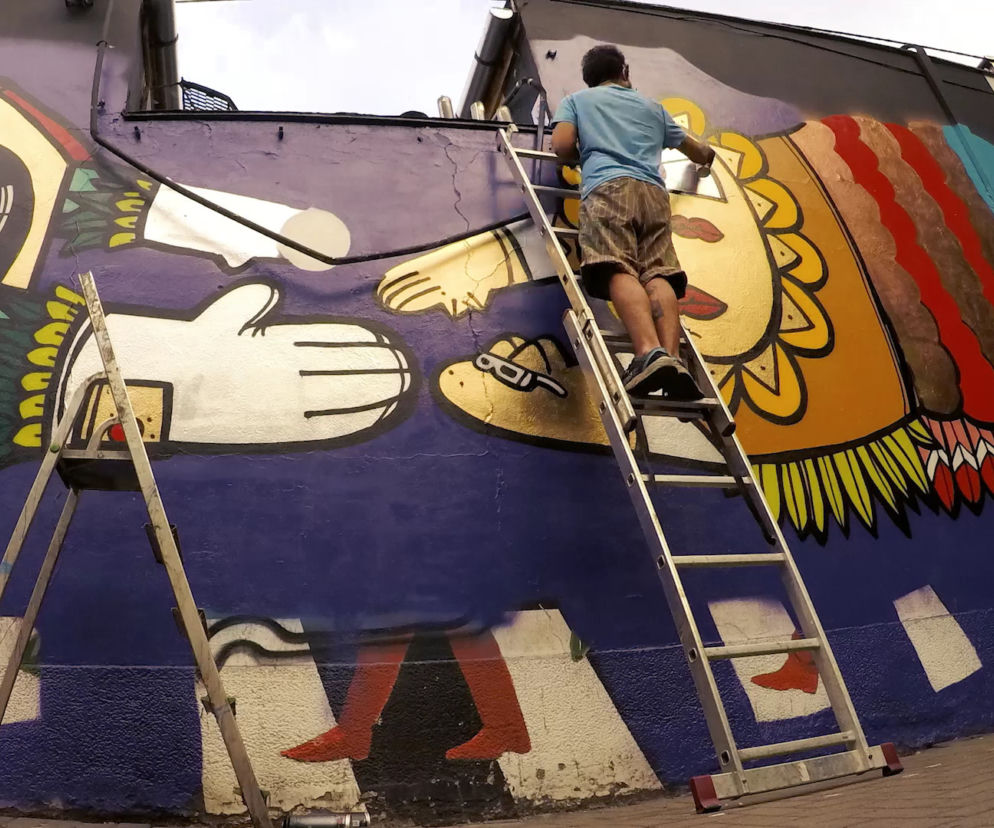 Nowy mural na Pawilonach: street-art prosto z Brazylii [WIDEO]
