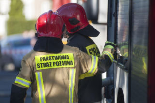 Zaginęła z małymi dziećmi w lesie! Trwa dramatyczna akcja poszukiwawcza w Małopolsce