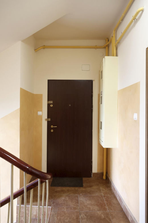 Nożem zaatakował kobietę w mieszkaniu na Śródmieściu. Trafił do szpitala psychiatrycznego