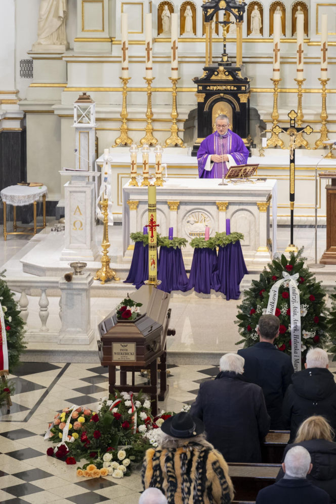 Jarosław Kaczyński na pogrzebie pierwszego naczelnego "Gazety Polskiej"