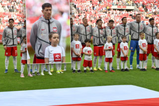 Łzy same cisną się do oczu. Robert Lewandowski spełnił marzenie chorej Mai