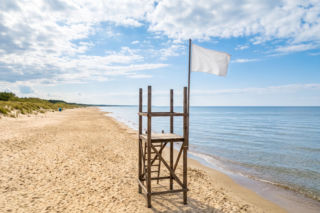 Sinice Międzyzdroje. Czy w Międzyzdrojach można się kąpać 26.08? Flaga, warunki pogodowe
