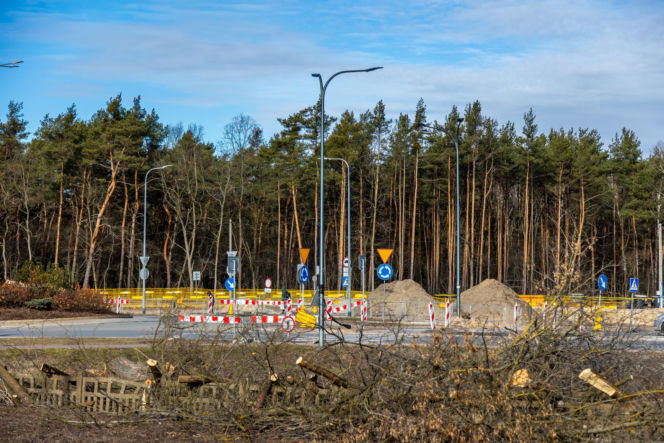 Budowa tunelu pod torami przy PKP Warszawa Wesoła
