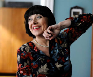 O mnie się nie martw 2, Pani Irenka (Hanna Śleszyńska)