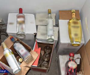 Wielka akcja CBŚP w Łodzi! Funkcjonariusze weszli do nielegalnej rozlewni alkoholu. Oto, co tam zastali!