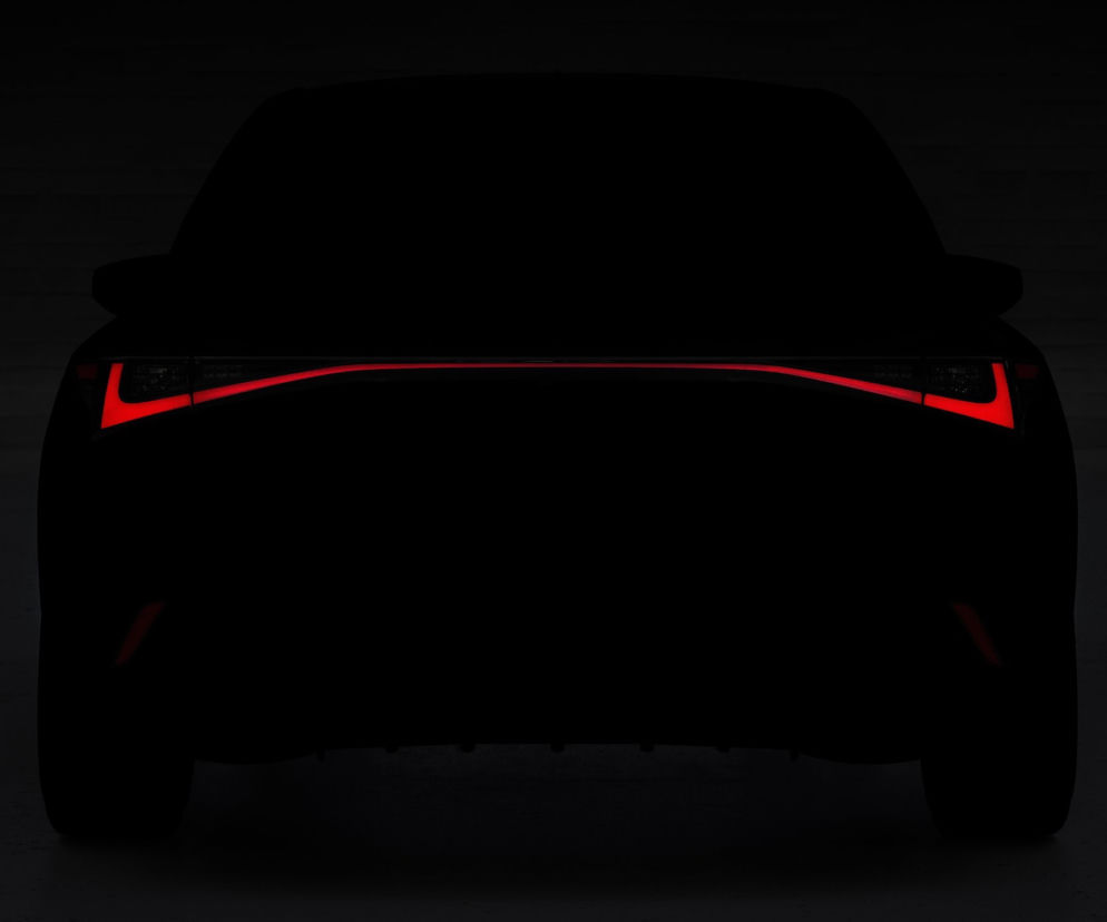 Lexus IS - teaser
