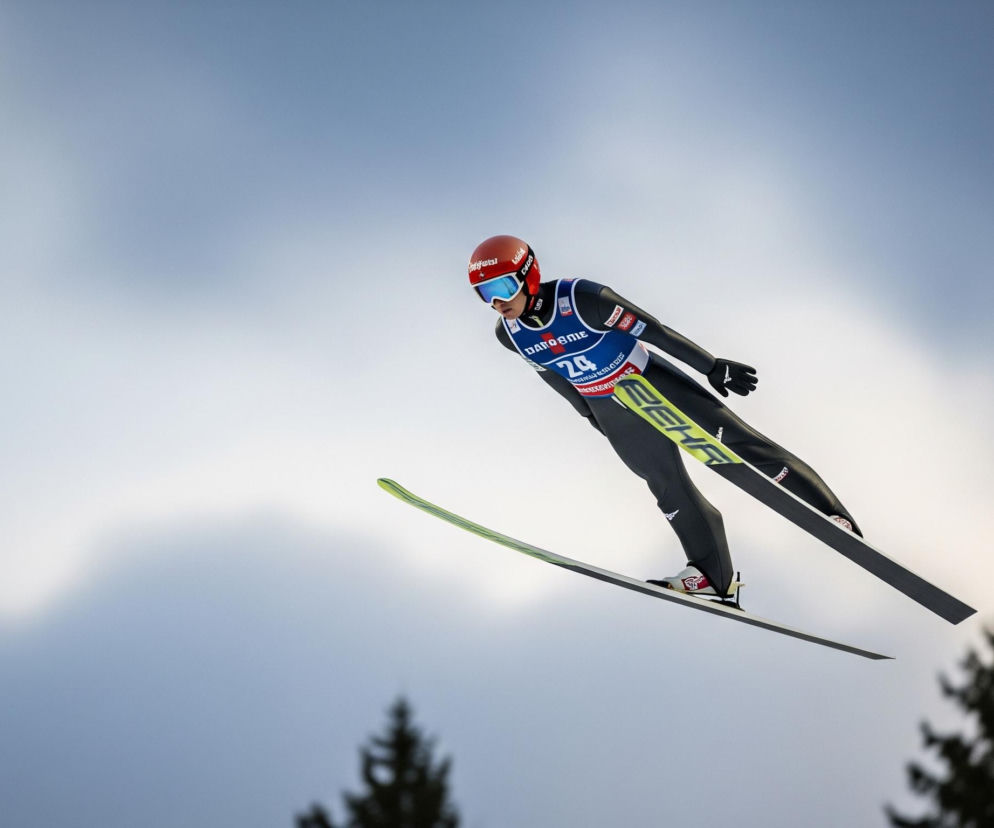 PŚ w skokach w Vikersund opóźniony. Co stało się z Kacprem Tomasiakiem?