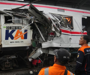Indonezja/ Do 14 wzrosła liczba ofiar śmiertelnych kolizji pociągów, 84 osoby ranne