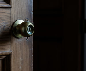 Agresja Ukraińca w Żorach. Jak niewinna prośba zamieniła się w brutalny atak?