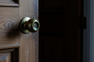 Agresja Ukraińca w Żorach. Jak niewinna prośba zamieniła się w brutalny atak?