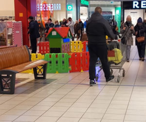 Krakowianie rzucili się na zakupy w ostatni dzień przed lockdownem. Tłumy w galeriach!