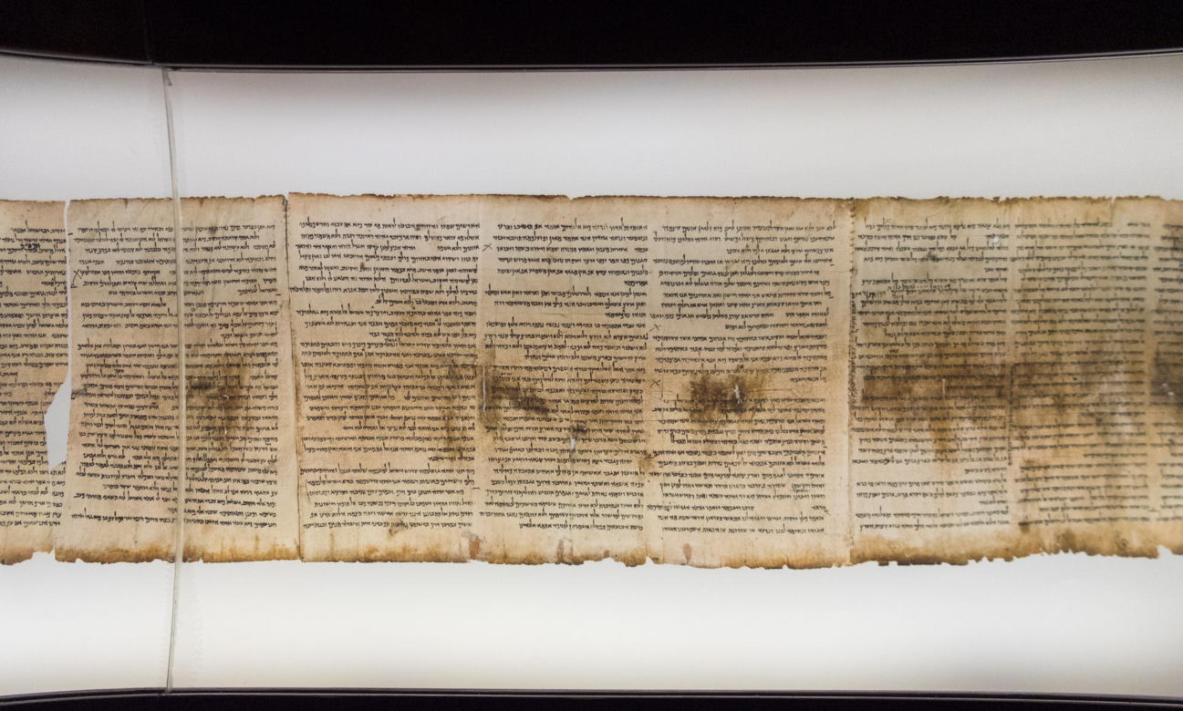 Zwoje znad Morza Martwego – przypadek, który zmienił Biblię