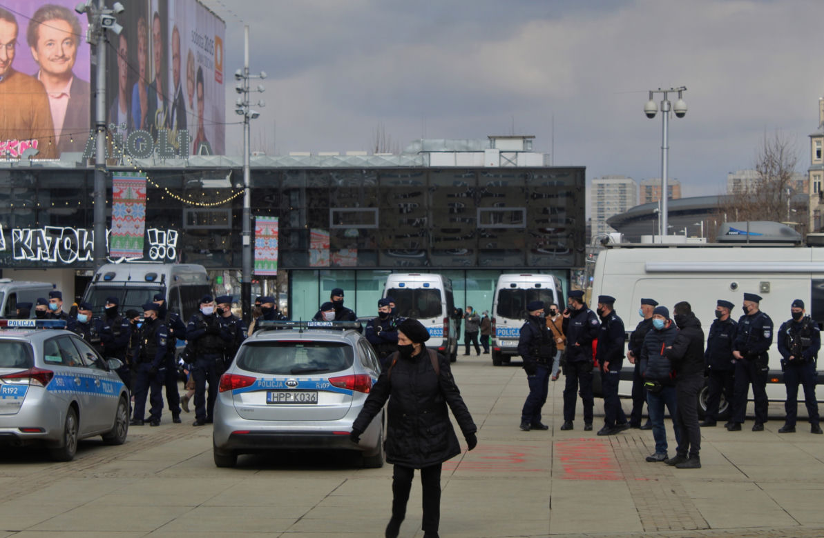 Marsz o wolność w Katowicach. Tak wyglądał liczny protest antycovidowców 