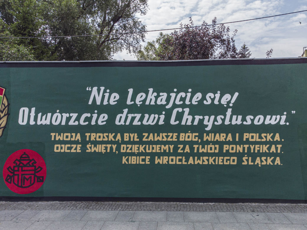 Kibice Śląska namalowali mural bez wymaganych zgód 