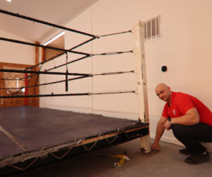 Adam Kownacki zbudował sobie ring w domu