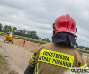 Maszyna rolnicza wciągnęła nastolatka. Groźny wypadek pod Oleśnicą