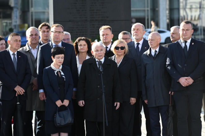 Konfrontacja na miesięcznicy smoleńskiej! Ostra reakcja Jarosława Kaczyńskiego