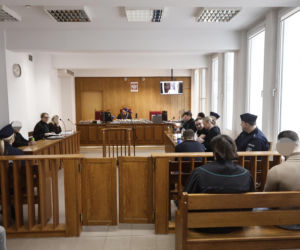 Łukasz Żak w sądzie. Sypie się linia obrony jego kolegów. Biegły: „Każdy ma obowiązek udzielenia pomocy”