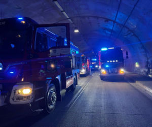 Pożar w tunelu na S3! Ciężarówka stanęła w płomieniach, trasa całkowicie zablokowana