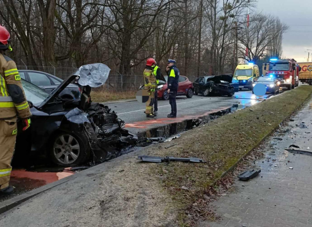 Zderzeniu sześciu samochodów, jedna osoba poszkodowana 