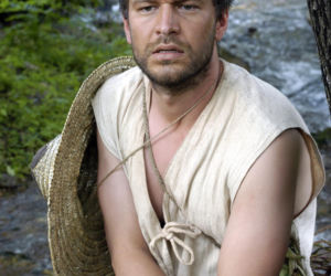 Michał Żebrowski od lat wciela się w Falkowicza w Na dobre i na złe. Już na początku kariery aktorskiej był bożyszczem kobiet [GALERIA]