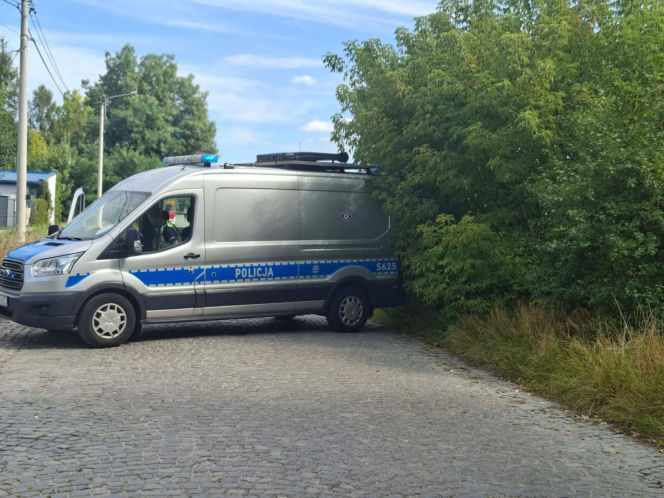 Pożar w fabryce dronów wojskowych w Skarżysku-Kamiennej. Policja bada przyczyny, ulica zablokowana
