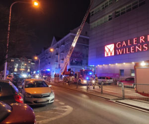 Ogromna akacja straży pożarnej, kilkanaście wozów pod Galerią Wileńską. Co się dzieje?