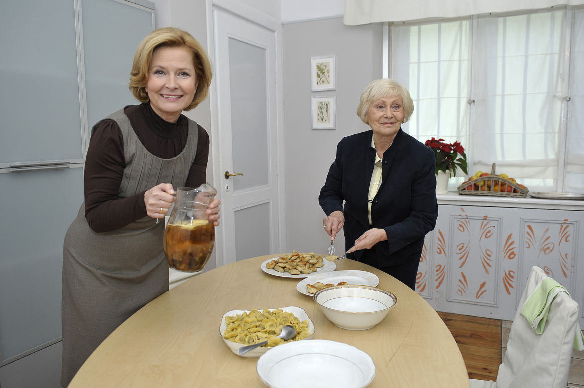 Tak dziś wygląda słynna Elżunia z "Klanu". Barbara Bursztynowicz ma 69 lat, najnowsze zdjęcia szokują