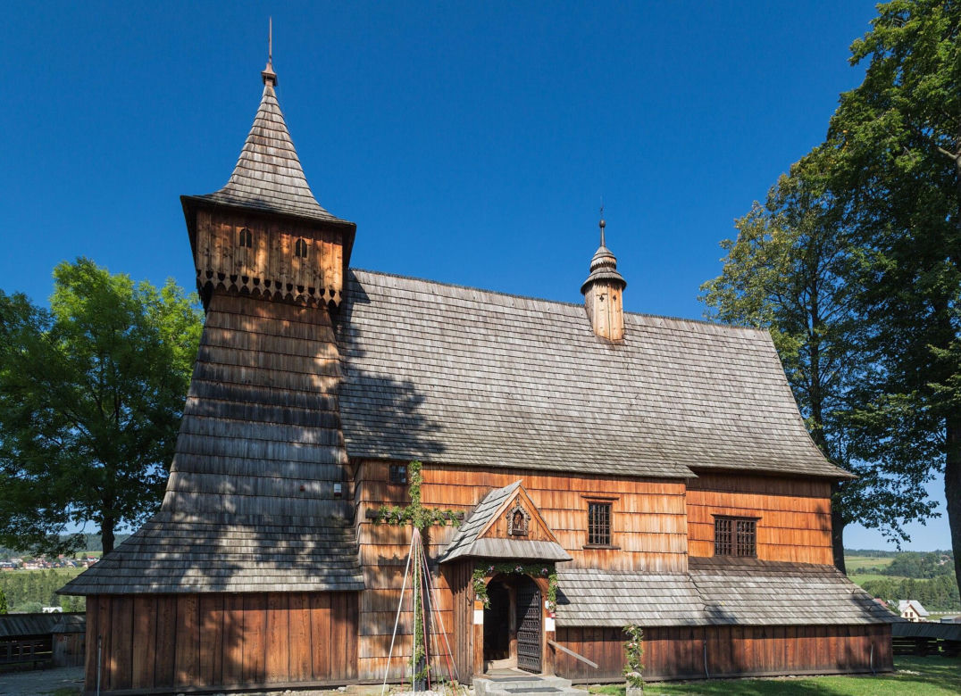 Ta małopolska wieś zachwyca wyjątkowym zabytkiem z listy UNESCO. Kiedyś należała do króla