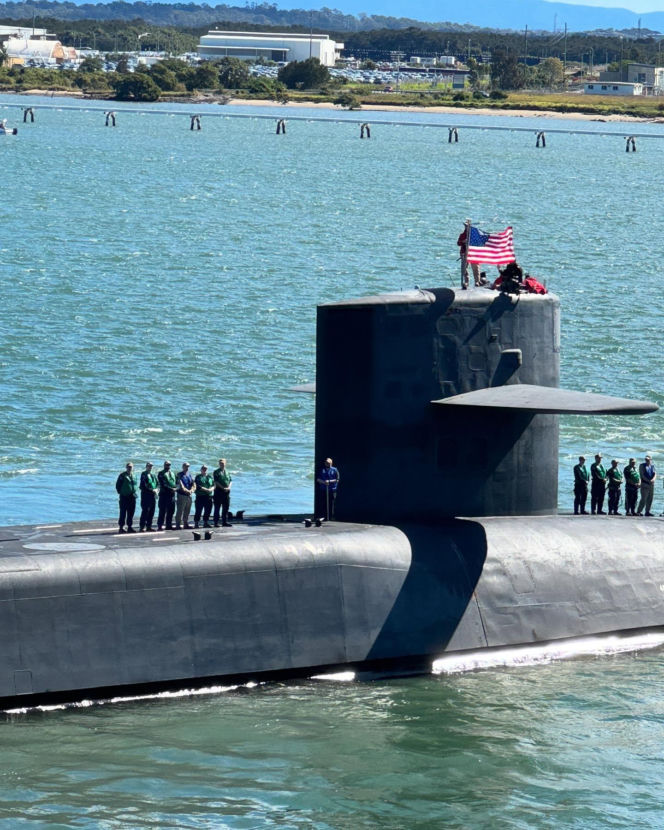 Wojna pałaców o atomowy guzik. Czyj parasol nuklearny ochroni Polskę: francuski czy amerykański?