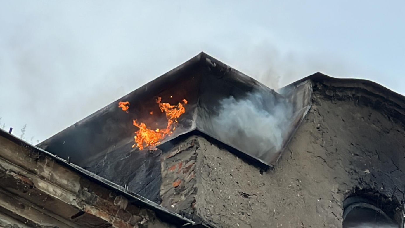 Wielki pożar na Pradze-Północ. Kłęby czarnego dymu nad Warszawą