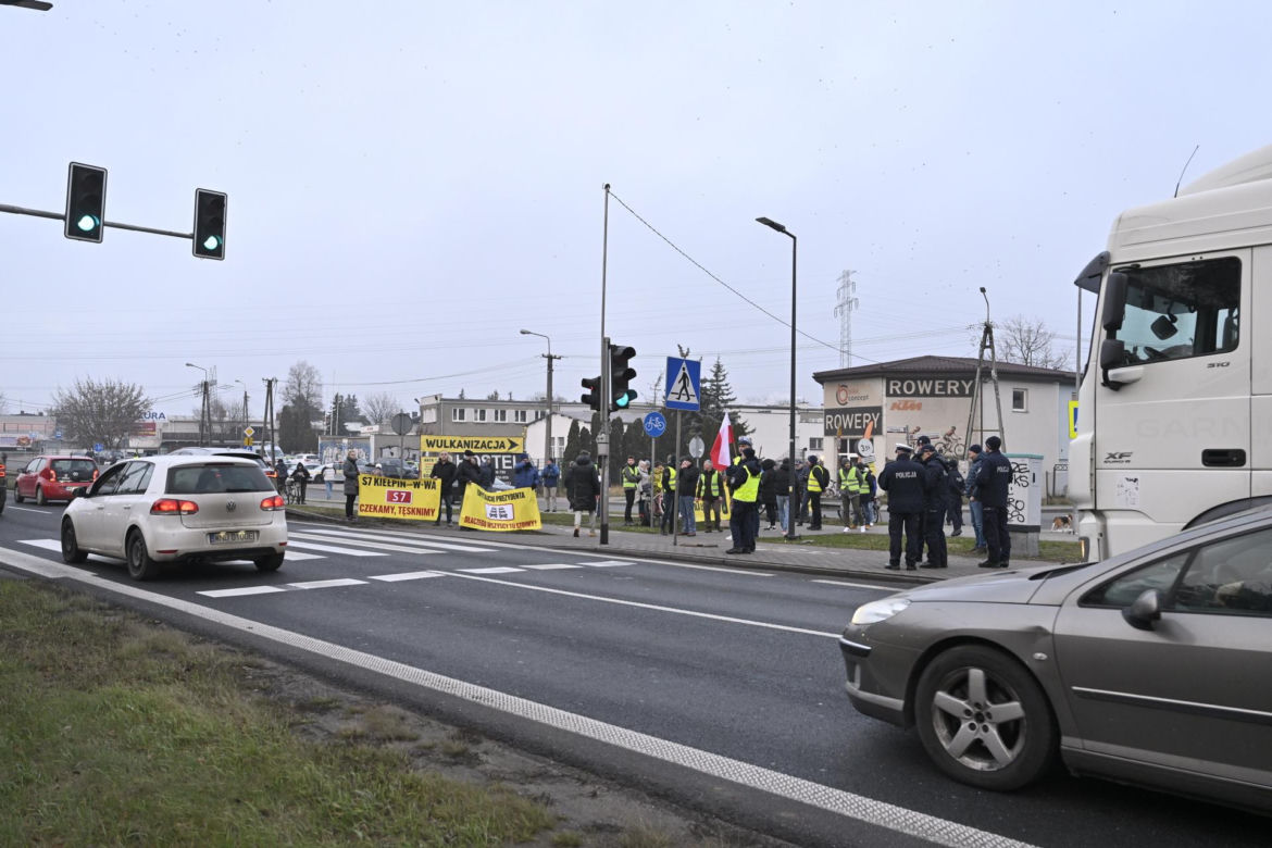 Mają dość korków, chcą buspas. W godzinach szczytu protestowali na pasach