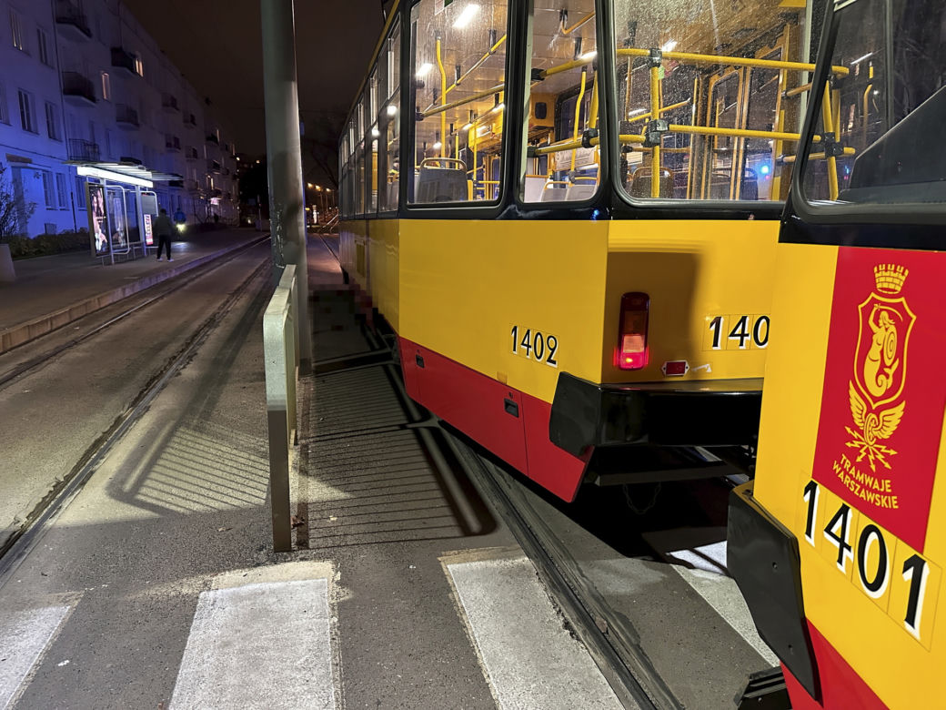 Makabryczny wypadek na Żoliborzu. 17-latka ciągnięta przez tramwaj. Ulicę zalała krew