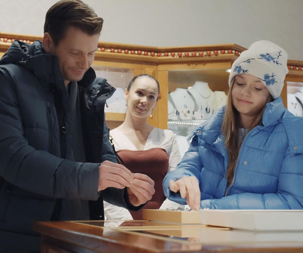 M jak miłość. Adam Karski (Patryk Szwichtenberg), Hania (Wiktoria Basik)