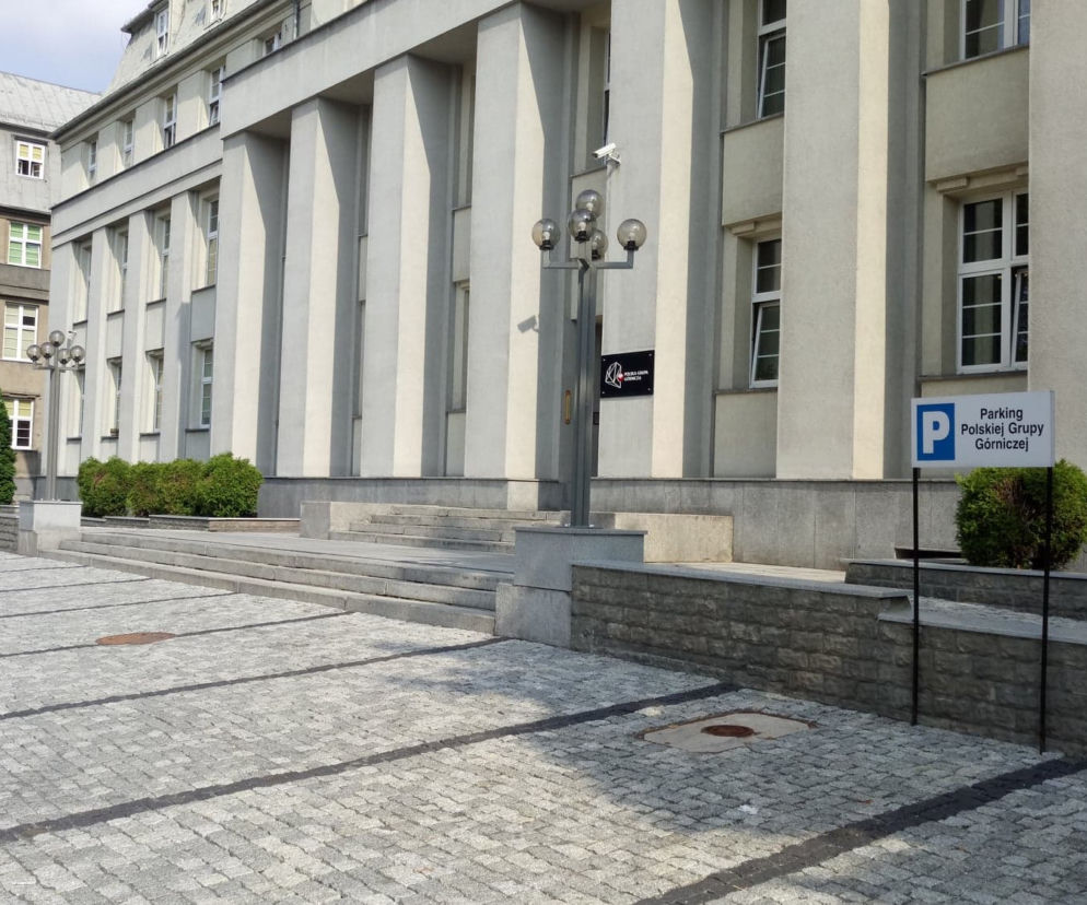 Górniczy protest przed siedzibą PGG. Chcemy podwyżek! [ZDJĘCIA]