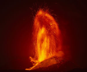 Etna. Wulkan gigant znowu wybucha w Europie!