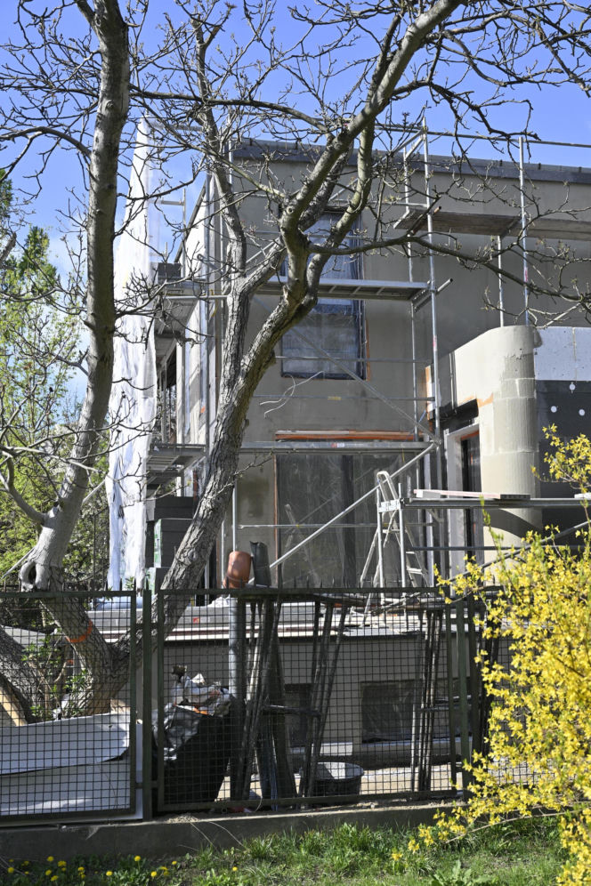 Niekończący się remont sąsiadów Kaczyńskiego