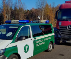 Naczepa widmo zatrzymana na obwodnicy Olsztyna. Pojazd miał skrajnie zużyte opony [ZDJĘCIA]