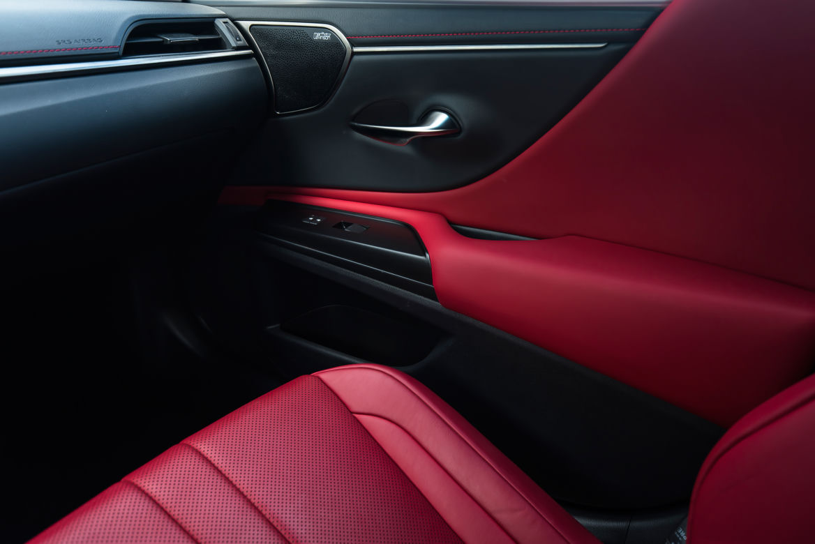 Lexus ES300h F Sport