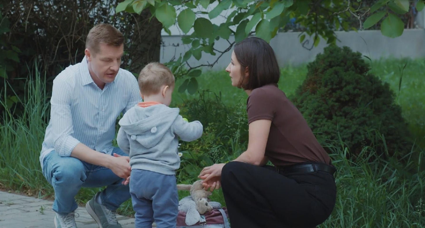 M jak miłość. Paweł (Rafał Mroczek), Antoś (Mikołaj Jankowski), Agnes (Amanda Mincewicz)